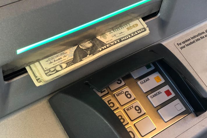 رفع سقف السحوبات بالدولار.. قريباً!