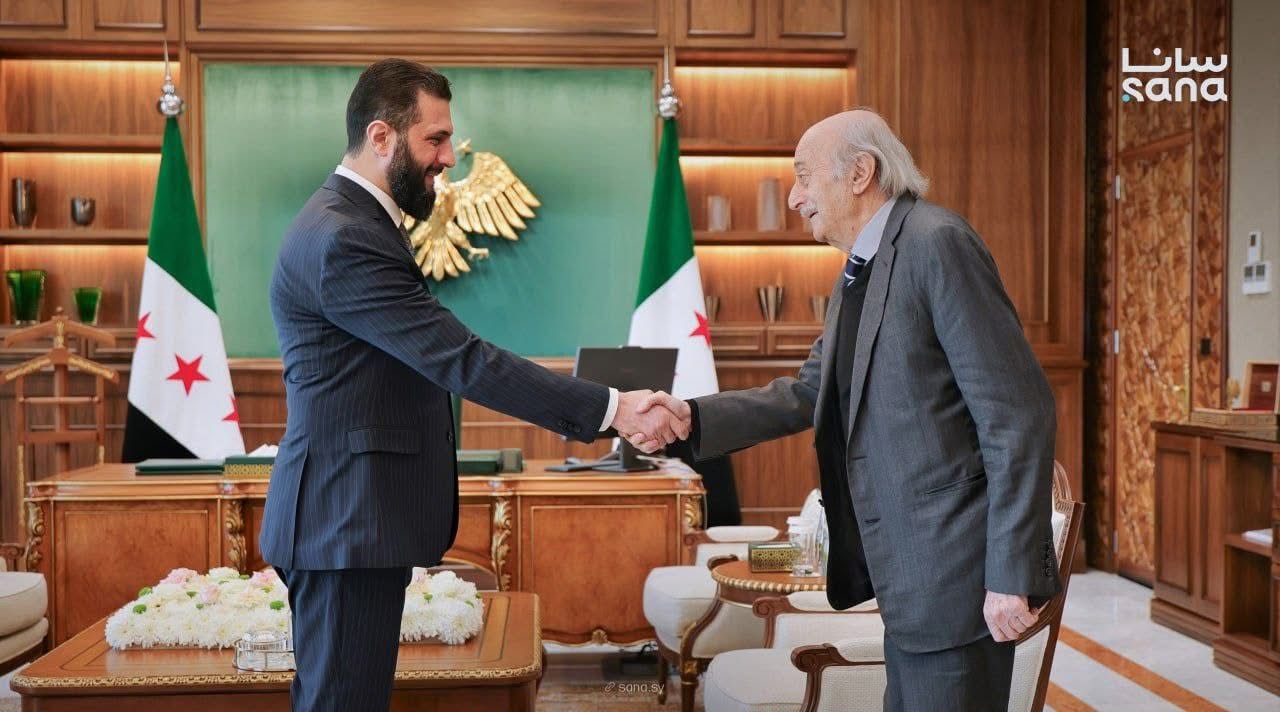 جنبلاط يزور الشرع في سوريا