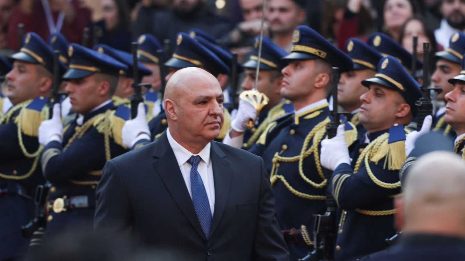 عون: اليد التي تمتد إلى السلم الأهلي ستُقطع